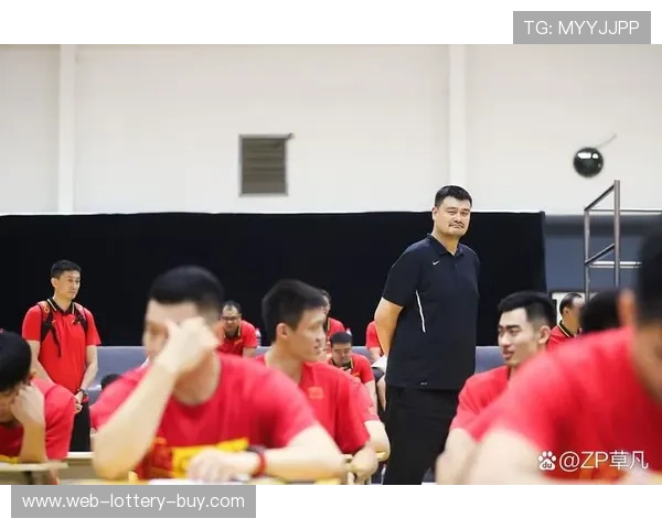 姚明宣布退役正式告别篮球赛场 感谢球迷与队友支持